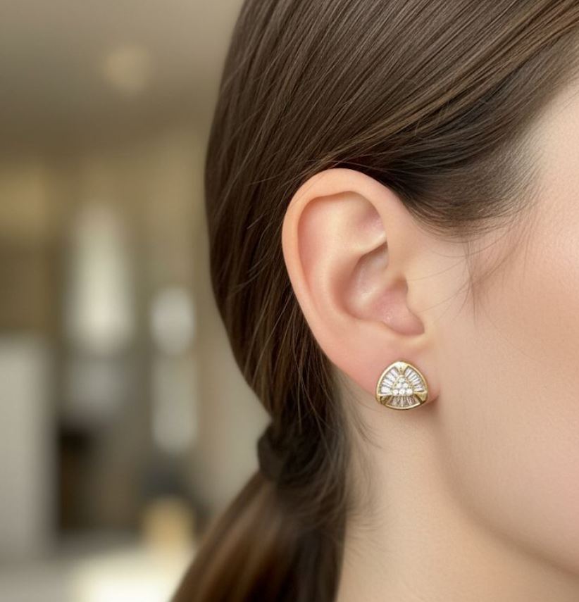 ARETES ENCHAPE TRIANGULAR BRILLO