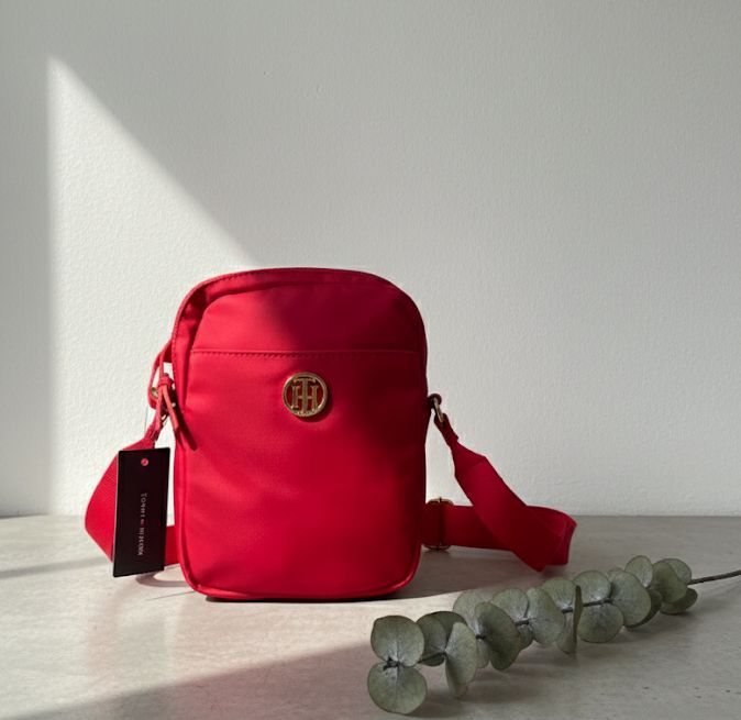 TOMMY CARTERA PEQUEÑO ROJO