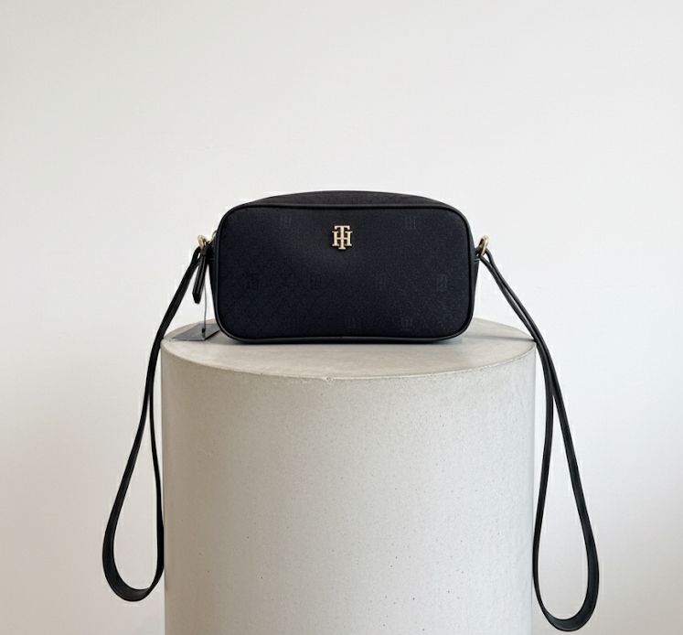 TOMMY CARTERA NEGRO PEQUEÑO