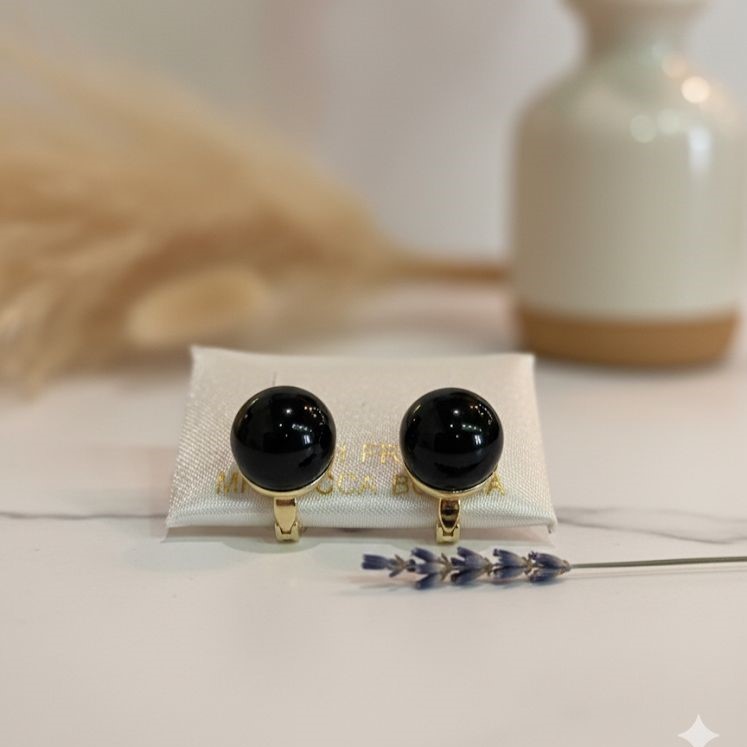 ARETES ENCHAPE PERLAS NEGRO-ROJO