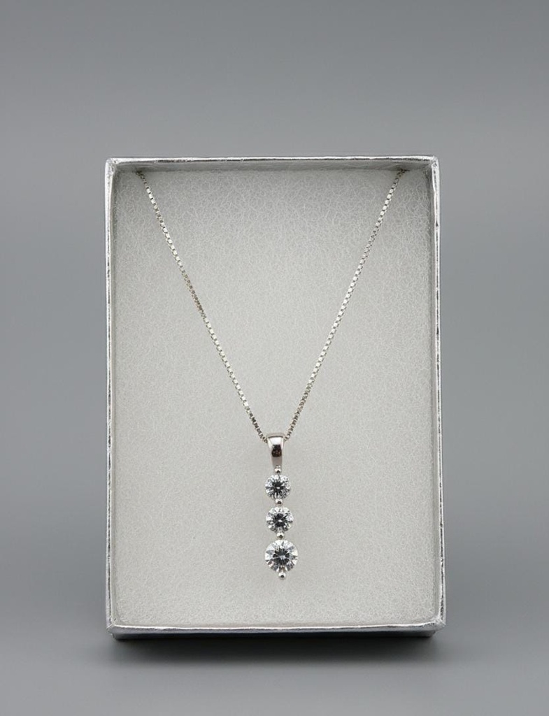 CADENA PLATA DIJE 3 PIEDRITAS BRILLANTE