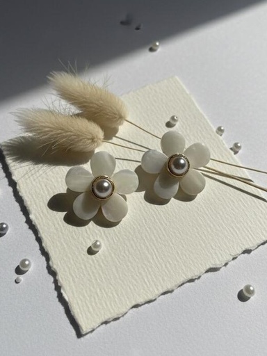 [AE0310] ARETES ENCHAPE FLOR BLC PERLAS